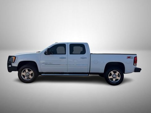 Used 2011 GMC Sierra 2500 Denali w/ Suspension Package, Off-Road AWD/4WD image 6