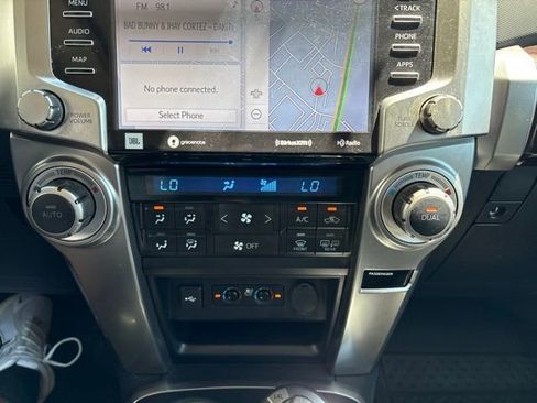 Used 2022 Toyota 4Runner Limited AWD/4WD image 17