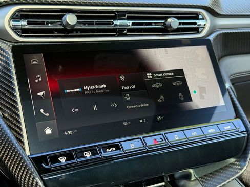 Used 2025 Aston Martin Vanquish image 28