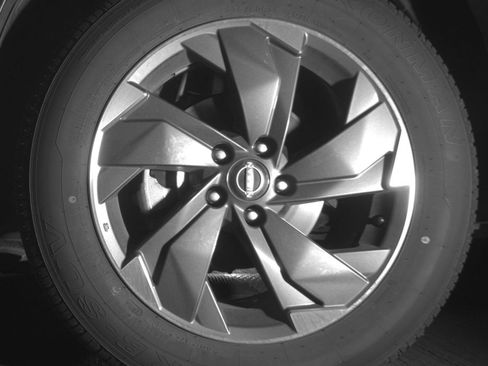 Used 2025 Nissan Rogue SV AWD/4WD image 15