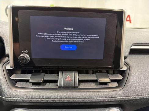 Used 2025 Toyota RAV4 XLE AWD/4WD image 28