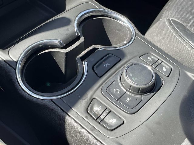 Used 2022 GMC Terrain SLT w/ Infotainment Package II FWD image 36