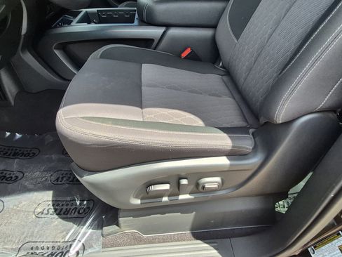 Certified 2023 Nissan Titan SV w/ SV Convenience Package RWD image 21