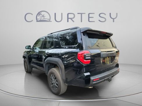 Used 2025 Toyota 4Runner SR5 AWD/4WD image 8