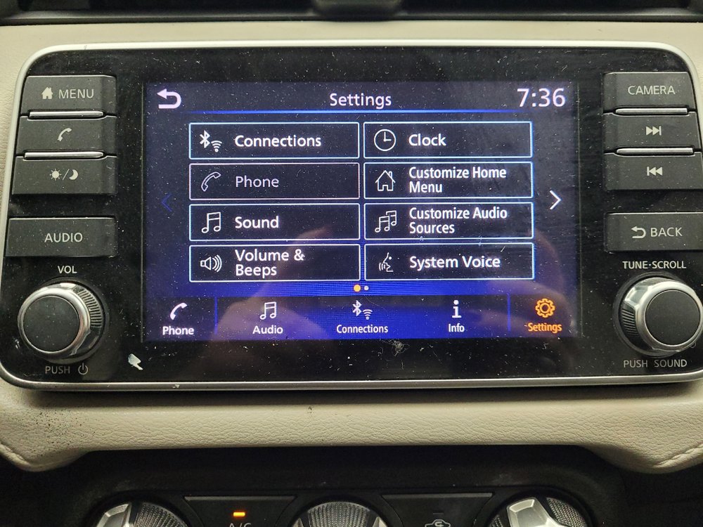 Used 2021 Nissan Versa SV FWD image 25