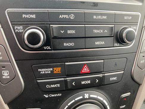 Used 2017 Hyundai Santa Fe Sport image 29