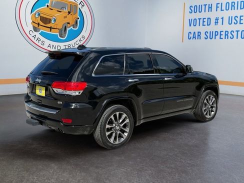Used 2017 Jeep Grand Cherokee Overland AWD/4WD image 6