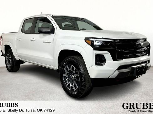 Used 2025 Chevrolet Colorado Z71 image 1