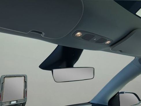 Used 2024 Tesla Model Y Performance image 28