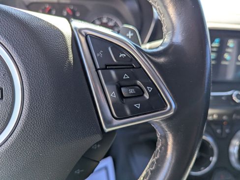 Used 2018 Chevrolet Camaro LT RWD image 16