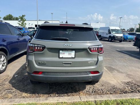 Used 2023 Jeep Compass Latitude AWD/4WD image 6
