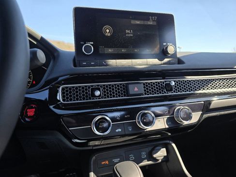 Used 2025 Honda Civic Sport image 12