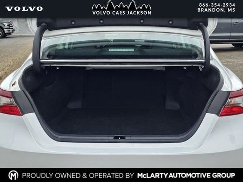 Used 2024 Toyota Camry SE image 25