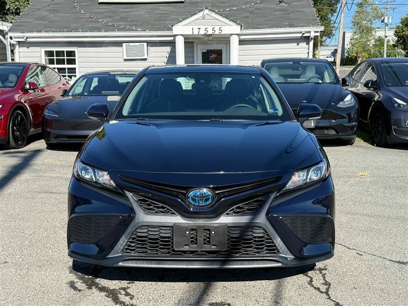 Used 2021 Toyota Camry SE w/ Cold Weather Package FWD image 9