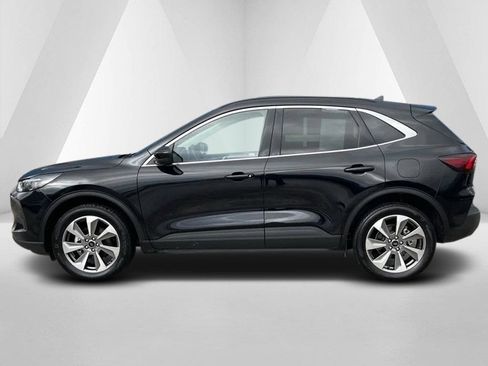 Used 2024 Ford Escape Platinum image 4