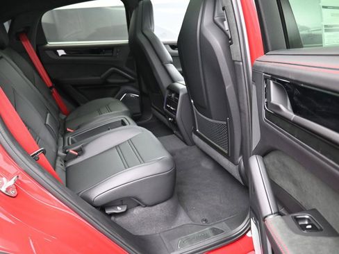 Certified 2026 Porsche Cayenne GTS image 23