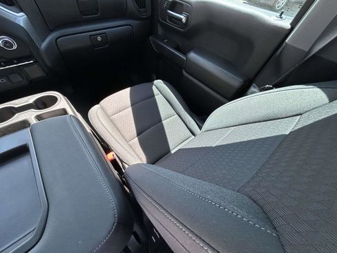 Used 2024 Chevrolet Silverado 1500 Custom Trail Boss w/ LPO, Dark Essentials Package image 15