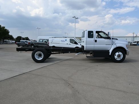 New 2026 Ford F650 2WD SuperCab Super Duty image 8