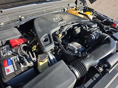 Used 2018 Jeep Wrangler Unlimited Sport S image 13