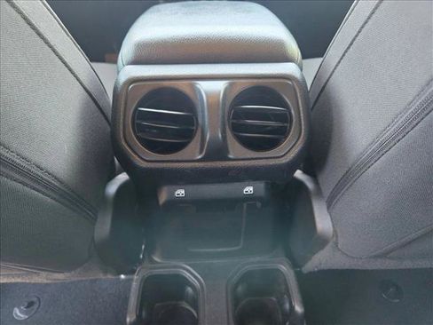 Used 2022 Jeep Wrangler Unlimited Sport AWD/4WD image 16