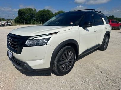 Used 2023 Nissan Pathfinder SL w/ SL Premium Package