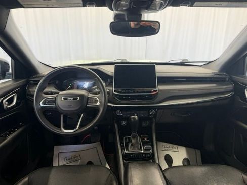 Used 2024 Jeep Compass Trailhawk AWD/4WD image 4