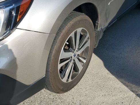 Used 2019 Subaru Outback 2.5i Limited w/ Popular Package #2 AWD/4WD image 6