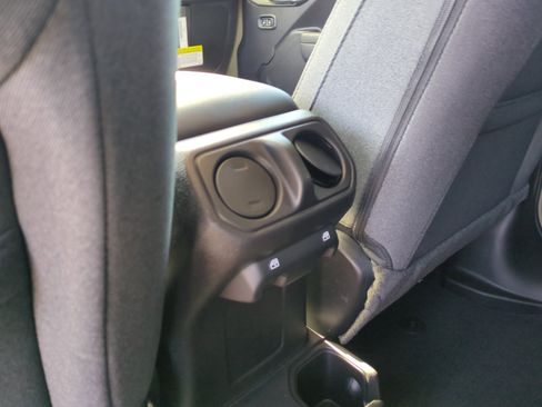 New 2026 Jeep Gladiator Sport image 31