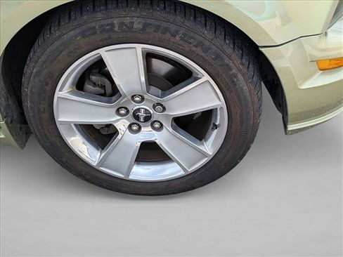 Used 2006 Ford Mustang GT RWD image 10