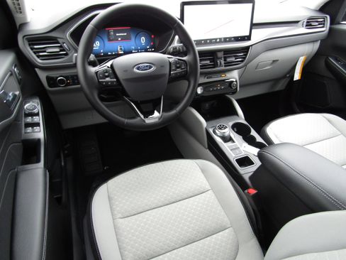 New 2026 Ford Escape Active w/ Active Premium Tech Pack AWD/4WD image 7