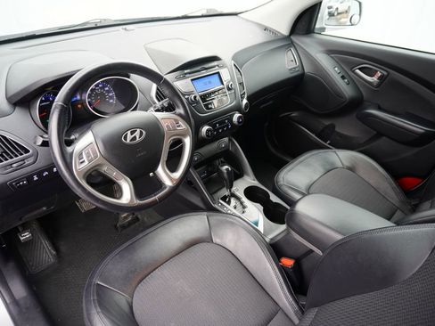 Used 2012 Hyundai Tucson GLS image 12