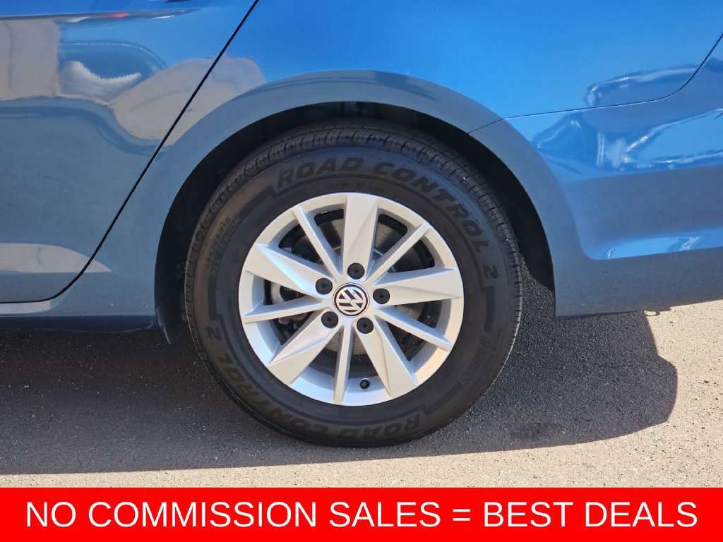 Used 2019 Volkswagen Golf S w/ Driver Assistance Package FWD image 36