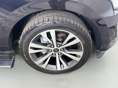 Used 2020 Ford Expedition Max Platinum image 32