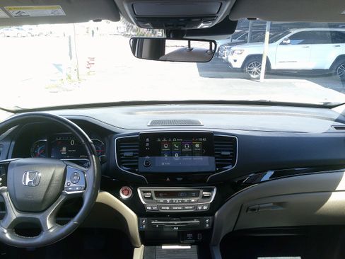 Used 2021 Honda Pilot Elite image 23