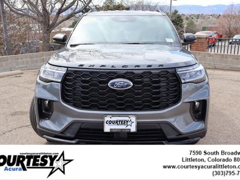 Used 2025 Ford Explorer ST-Line w/ Premium Package image 2