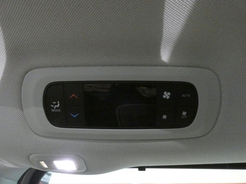 Used 2024 Chrysler Pacifica Limited w/ Trailer Tow Group AWD/4WD image 29