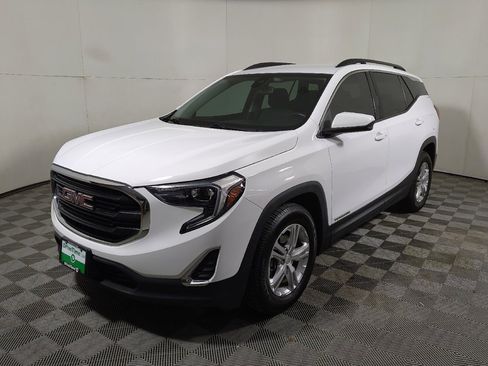 Used 2020 GMC Terrain SLE w/ Driver Convenience Package FWD image 2
