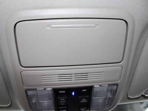 Used 2025 Honda Odyssey Elite image 44