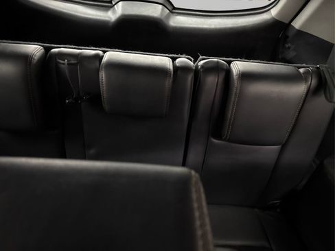 Used 2017 Toyota Highlander AWD V6 image 37