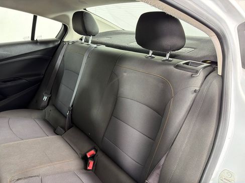 Used 2017 Chevrolet Cruze LS FWD image 20