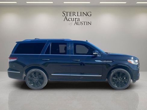 Used 2023 Lincoln Navigator Reserve AWD/4WD image 4