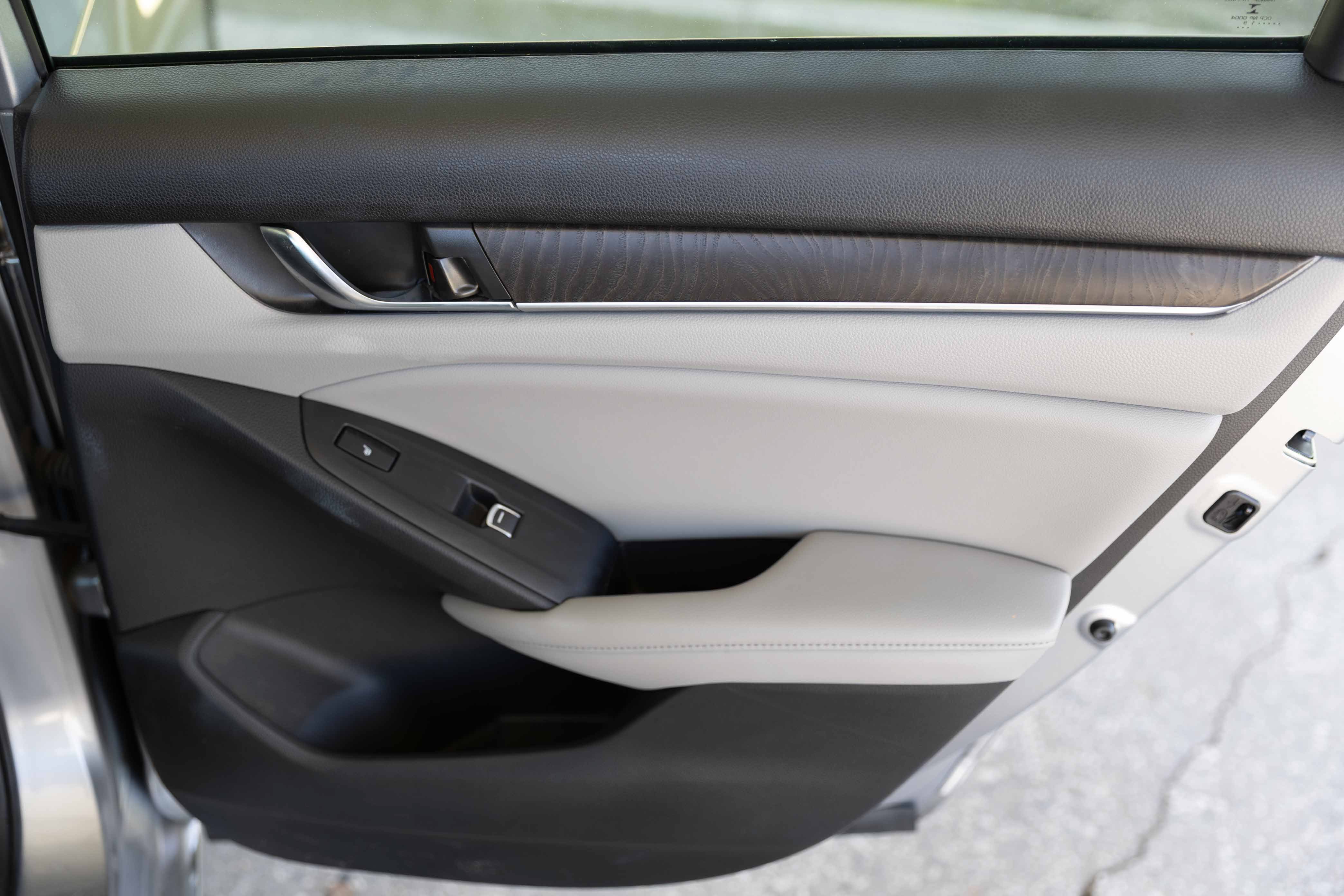 Used 2019 Honda Accord Touring image 18