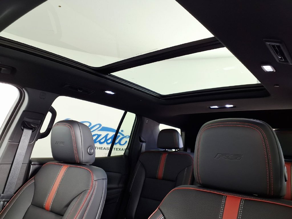 New 2027 Chevrolet Traverse RS FWD image 14