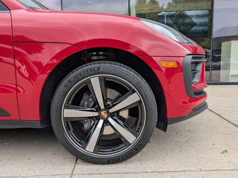 Certified 2026 Porsche Macan AWD/4WD image 11