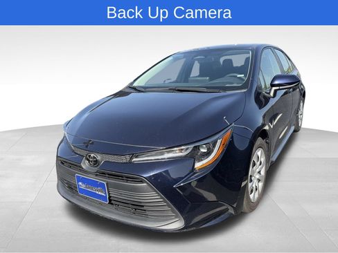 Used 2023 Toyota Corolla LE FWD image 2