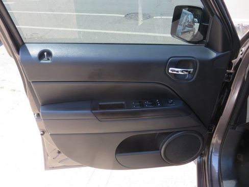 Used 2015 Jeep Patriot Sport w/ Power Value Group AWD/4WD image 23