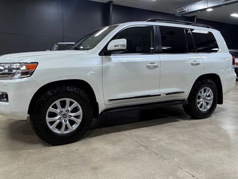Used 2016 Toyota Land Cruiser AWD/4WD image 13
