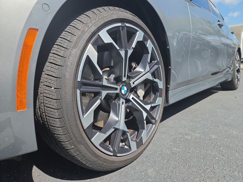 Used 2025 BMW 330i Sedan w/ Convenience Package RWD image 4