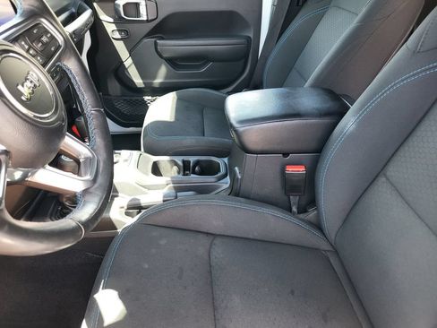 Used 2022 Jeep Wrangler Unlimited Rubicon 4xe w/ Cold Weather Group AWD/4WD image 29