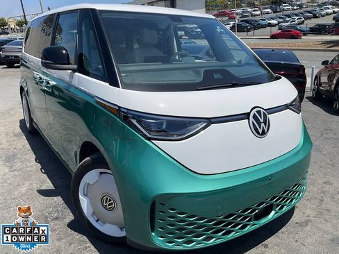 Used 2025 Volkswagen ID. Buzz 1st Edition AWD/4WD image 1